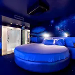Piranha Hotel E Motel 4*