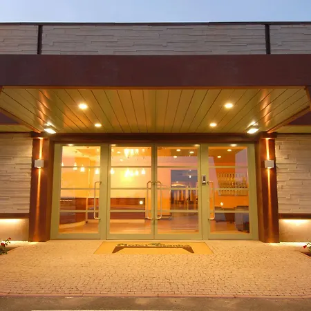 Piranha Hotel E Motel 4*