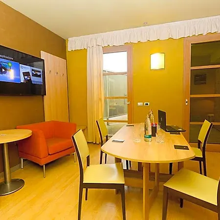 Hotel Piranha E Cameriano