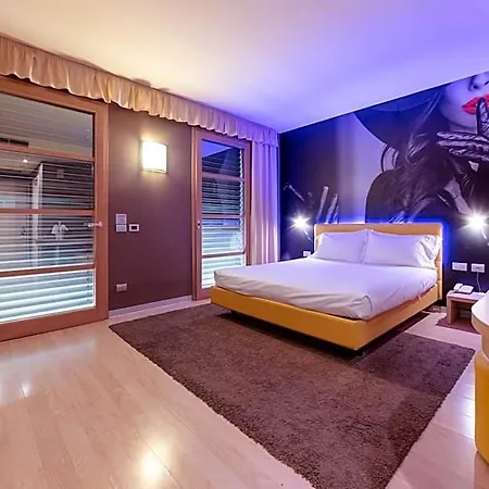Piranha E Hotel