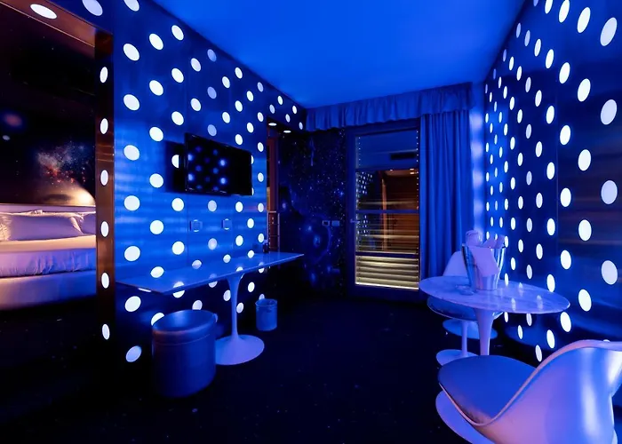 Piranha Hotel E Motel Hotel Cameriano