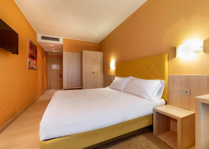 Piranha Hotel E Motel