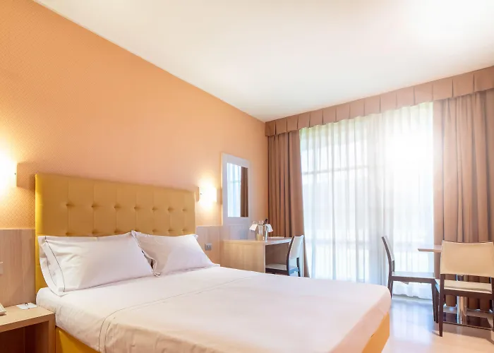 Piranha Hotel E Motel Hotel Cameriano
