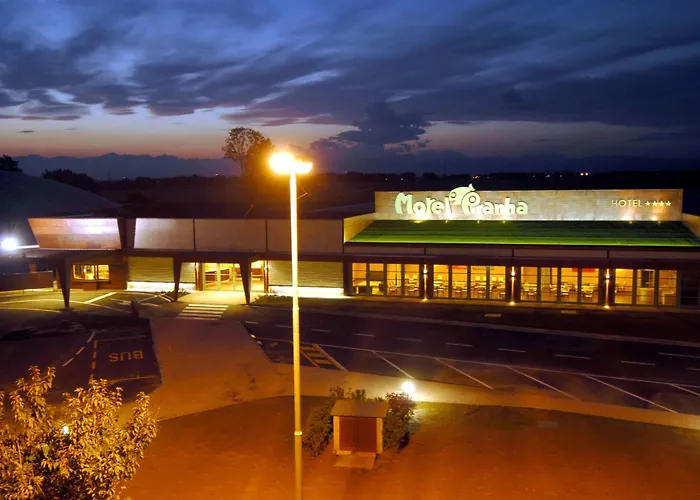 Hotel Piranha Hotel E Motel
